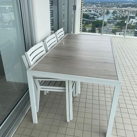 Air On Broadbeach - Stunning Ocean Views! Gold Coast Esterno foto